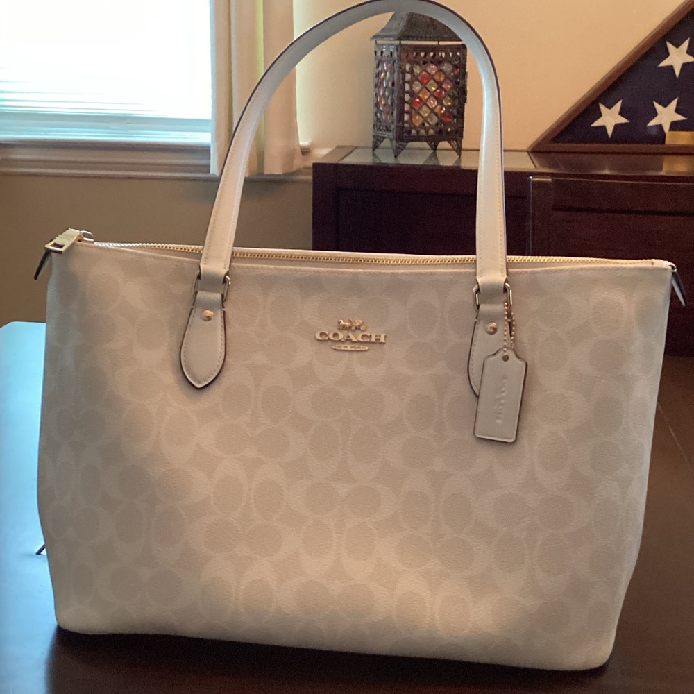 Coach Signature Tote Bag